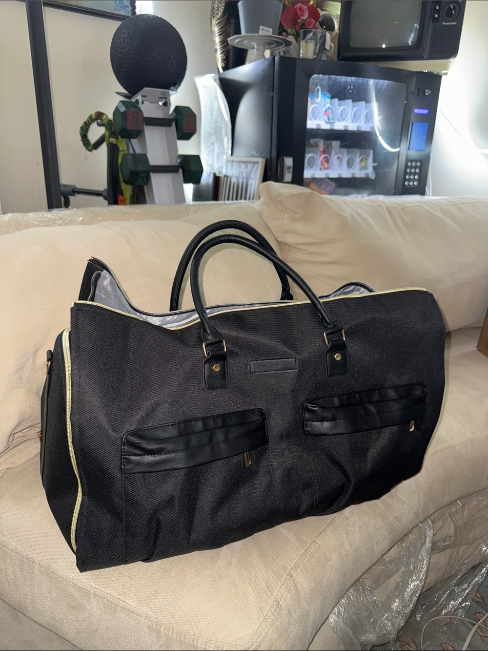 Black Weekend Duffel Bag – Classic Travel Carryall